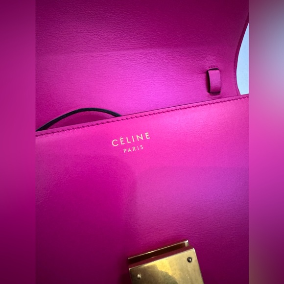 CELINE
Pink Box Leather Medium Classic Box Flap Bag (Pre-loved) with dust bag. - Picture 7 of 15